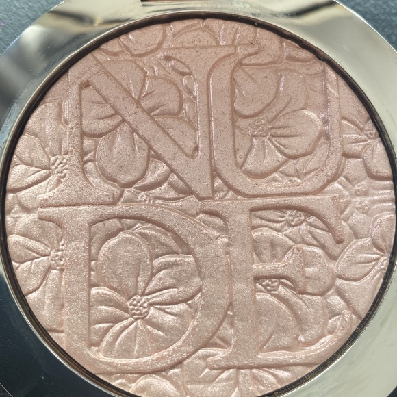 Diorskin Illuminating Powder - Picture 4 of 6